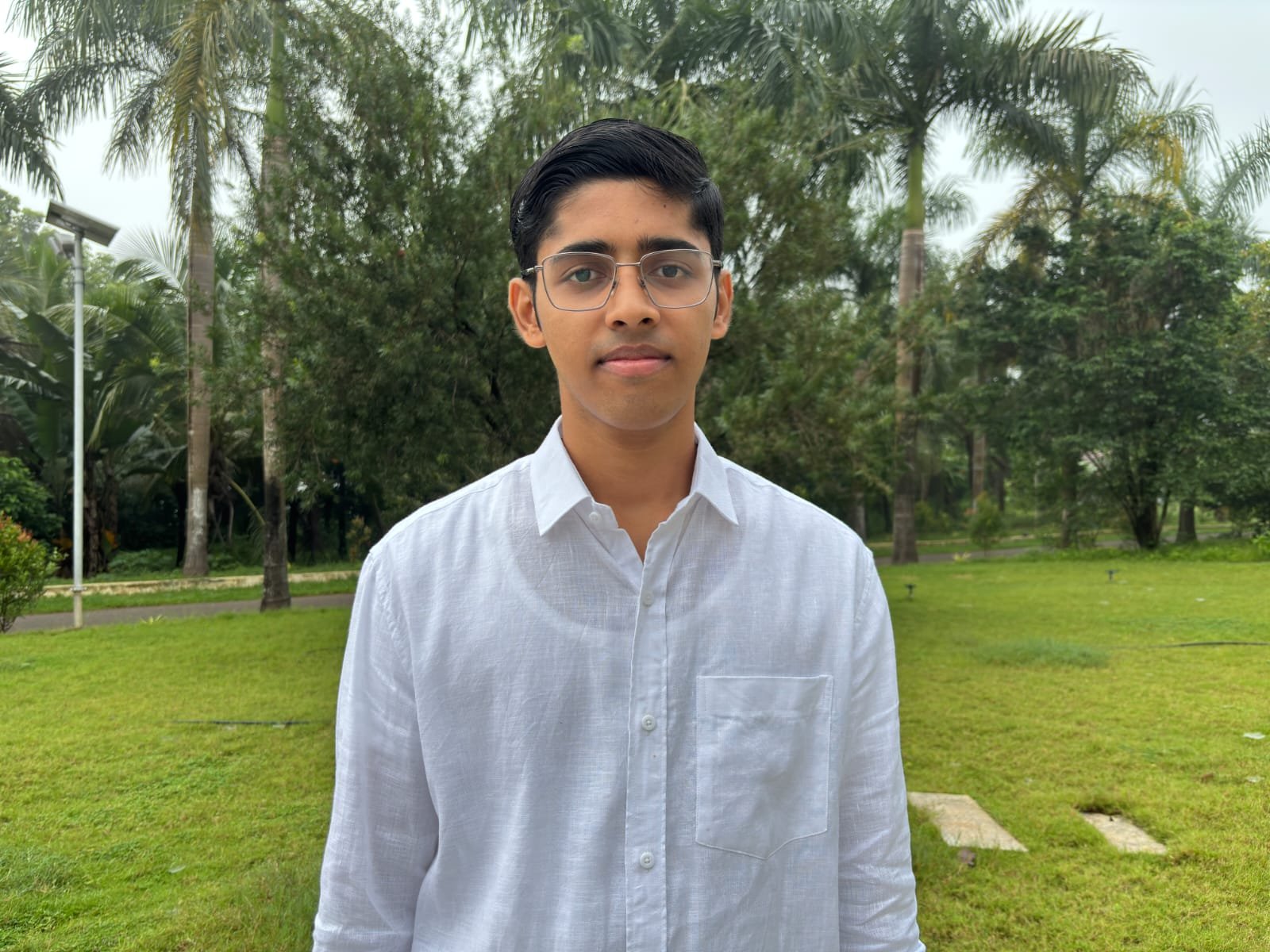 Bro Vadakumpurambil Kuriose (Danish Geo)
